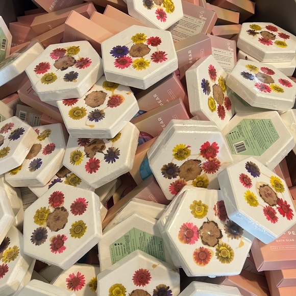 BATHBOMBS - Picture 1 of 1